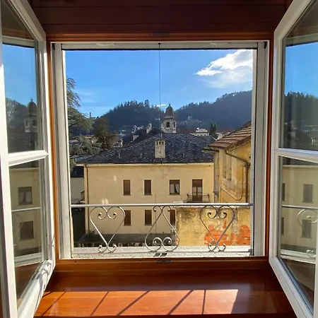 Mantellini 2a Apartment